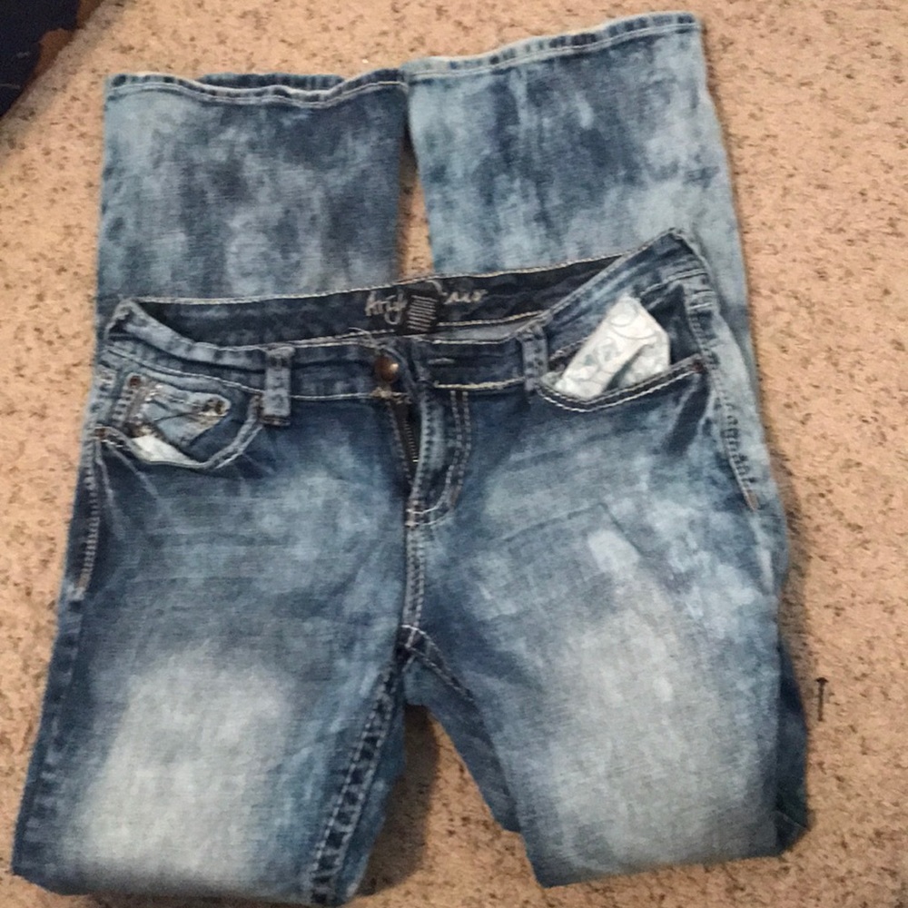 Ariya jeans